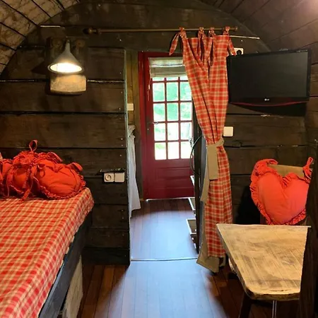 Hébergements Insolites dans tonneaux - Gite Le Coup de Foudre Vimoutiers Esterno foto